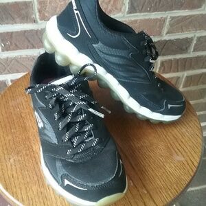 Skechers Black Sneakers with Memory Foam Size 6.5